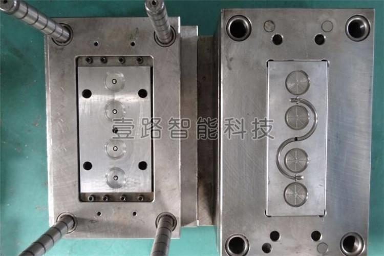 注塑模具在運用一段時間后，或許因為一些原因不得不作廢